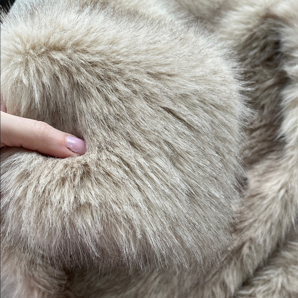 Faux Fur Cropped Jacket - Beige - Picture 13 of 14